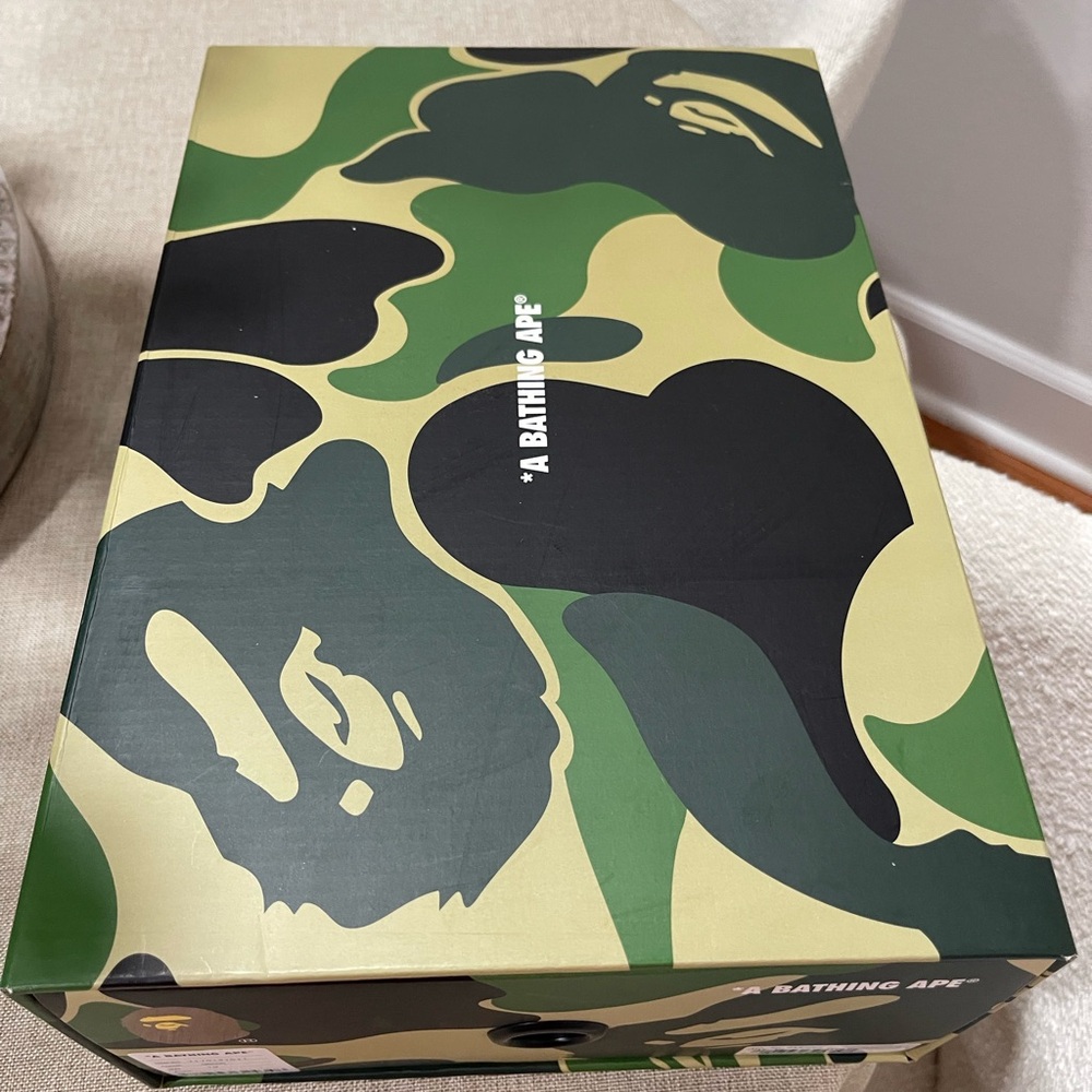 Brand New BAPE - In Original Box! - Picture 4 of 8